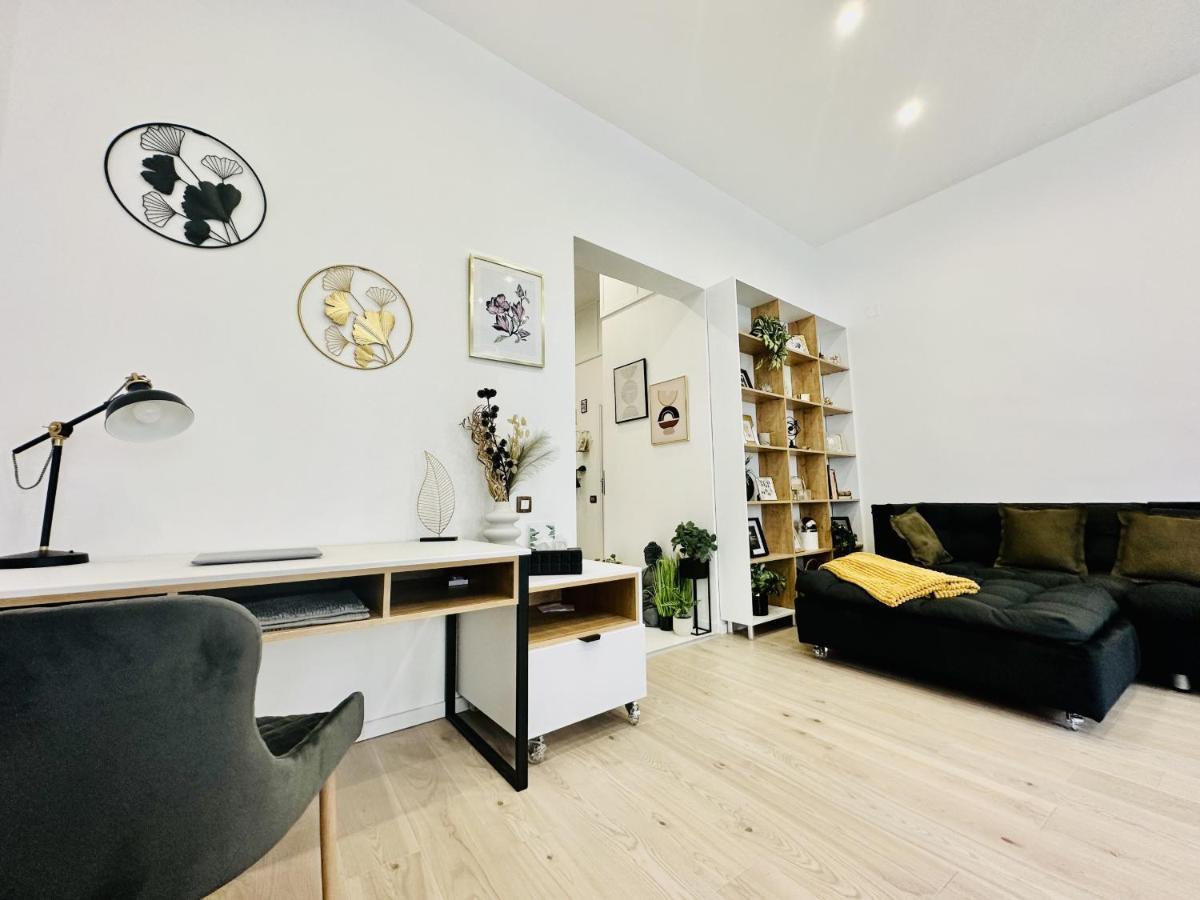 Clever Studio Near Central Shopping Center Cluj-Napoca Exterior photo