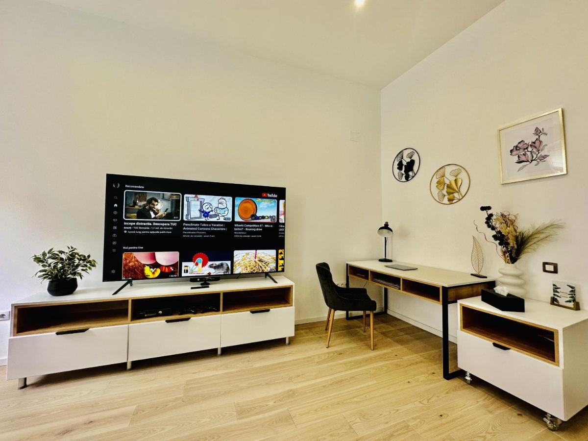 Clever Studio Near Central Shopping Center Cluj-Napoca Exterior photo